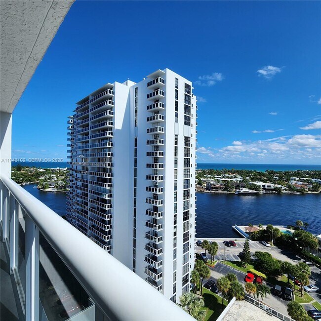 Building Photo - 20505 E Country Club Dr