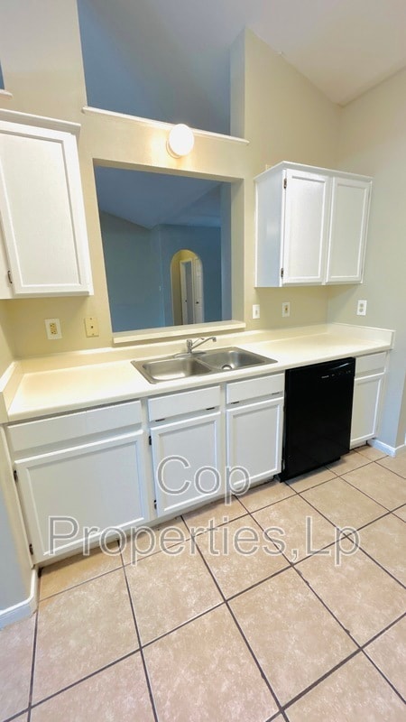 Building Photo - 6362 Parkland Oaks Dr