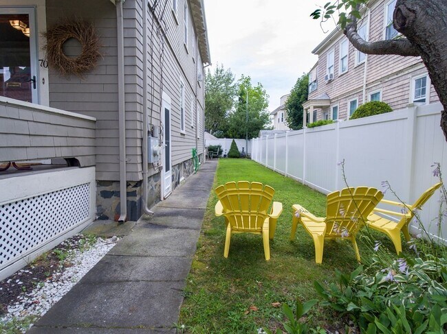 Building Photo - 68-70-70 Everett St