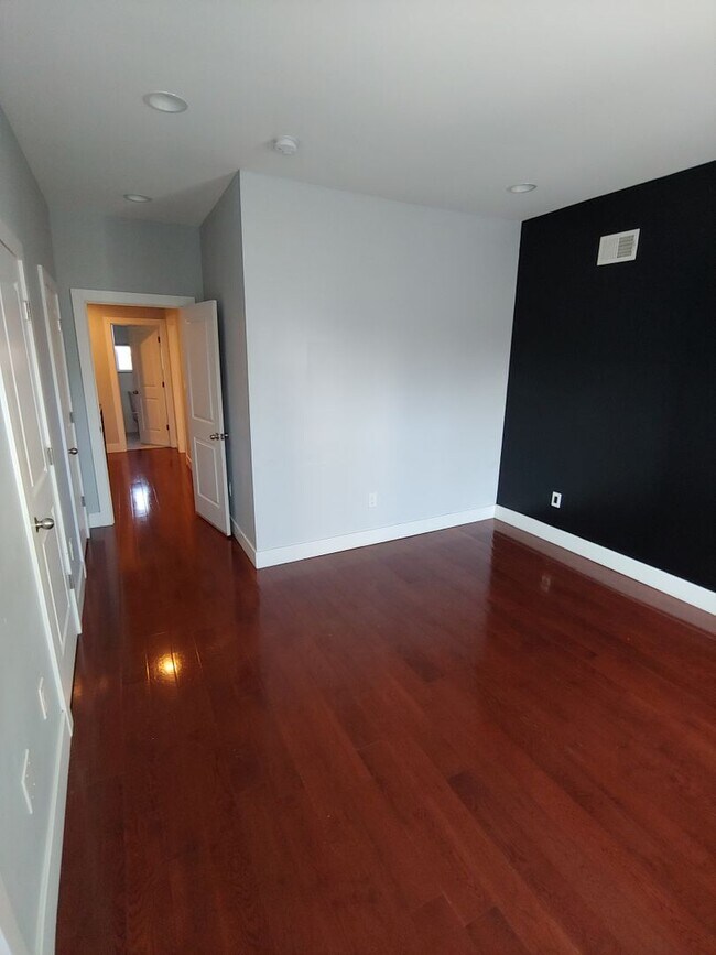 Building Photo - Grays Ferry-Modern South Philadelphia