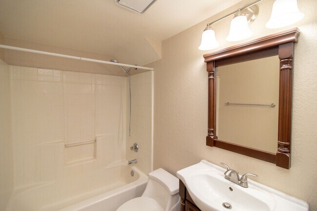 Building Photo - Warm and Inviting 3-Bedroom Home in the Heart of Menifee