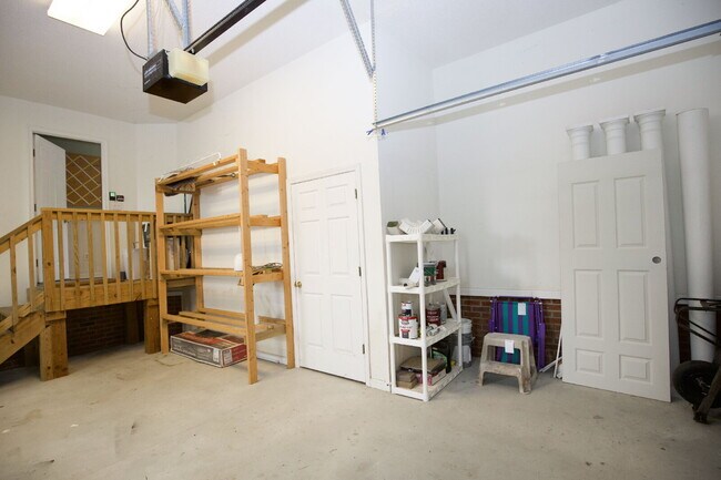 Building Photo - 380 Sullivan Dr
