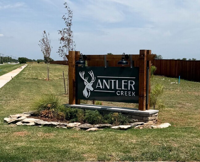 Building Photo - 20412 Deer Creek Dr