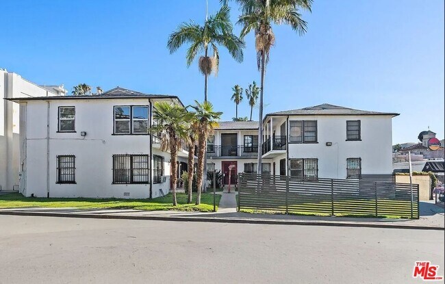 Building Photo - 1518 Laurel Canyon Blvd