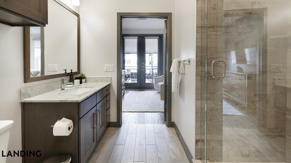 Building Photo - 3001 Crockett St