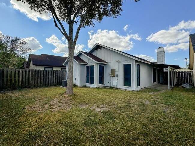 Building Photo - 109 Waterford Dr