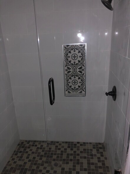 Master Shower - 1027 Fairway Dr
