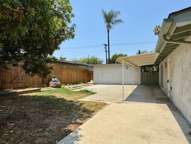 Building Photo - Beautiful 3 Bed / 2 Bath Home in La Mesa –...