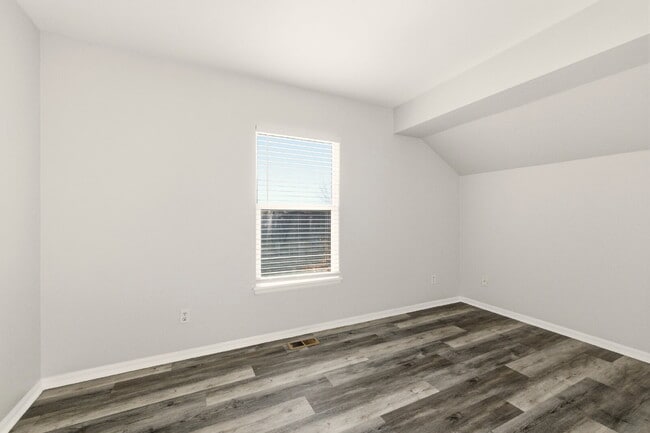 Building Photo - Beautiful Stroh Ranch 4 Bedroom, 2.5 Bath Home, Brand New Kitchen Appliances READY JUNE 5th