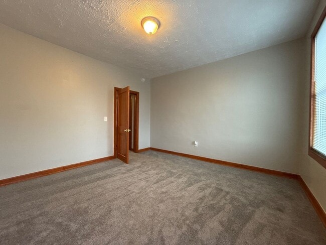 Building Photo - three Bedroom Home In Baltimore city
