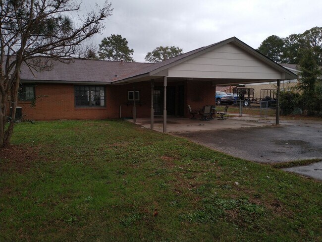 Building Photo - Nice 4/2--Move in Ready--Total Electric