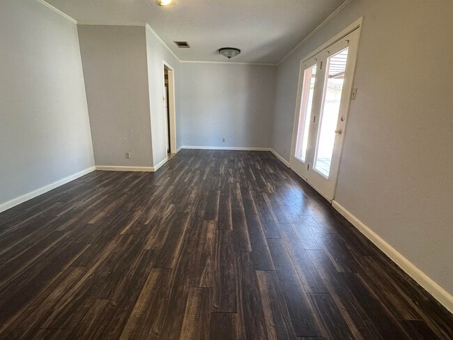 Building Photo - 626A Birchwood Ln