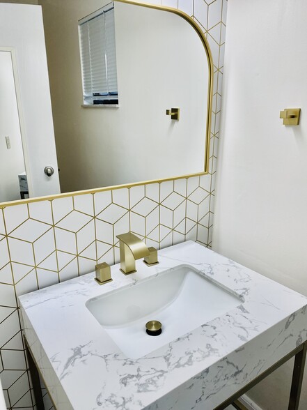 Building Photo - 2415 Maryland Ave