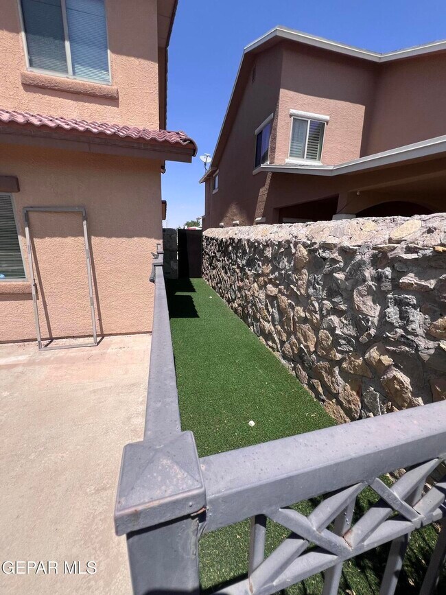 Building Photo - 12688 Tierra Alexis Dr