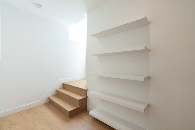 Building Photo - Stunning Views from Silver Lake Hillside Home for Rent with Spectacular Views