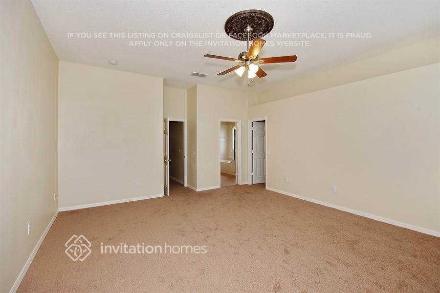 Building Photo - 2136 Windcrest Lake Cir