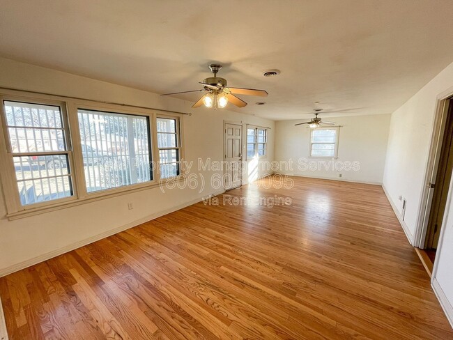 Building Photo - 3105 44th St