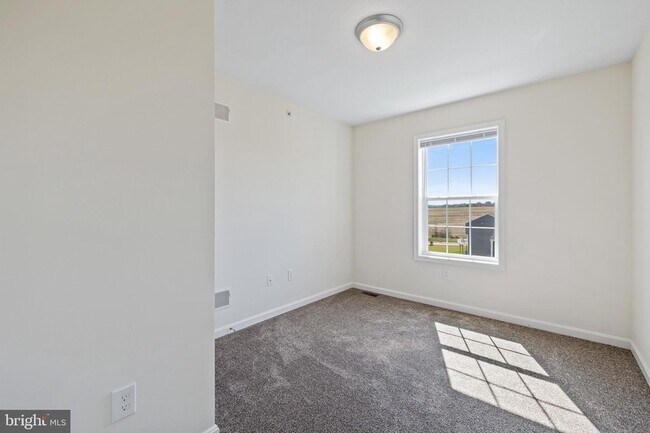 Building Photo - 776 Rising Sun Ln