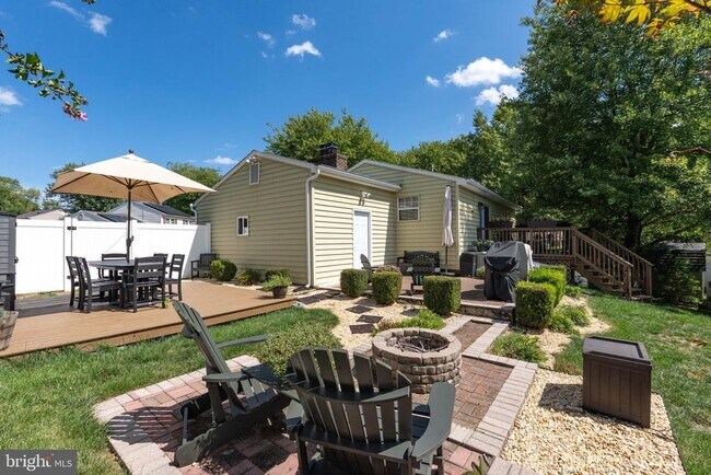 Building Photo - 8805 Rosanne Ct