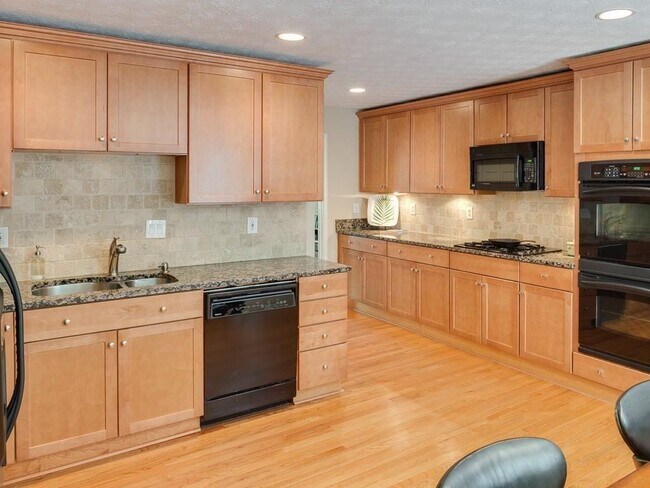 Building Photo - 5216 Willow Point Pkwy