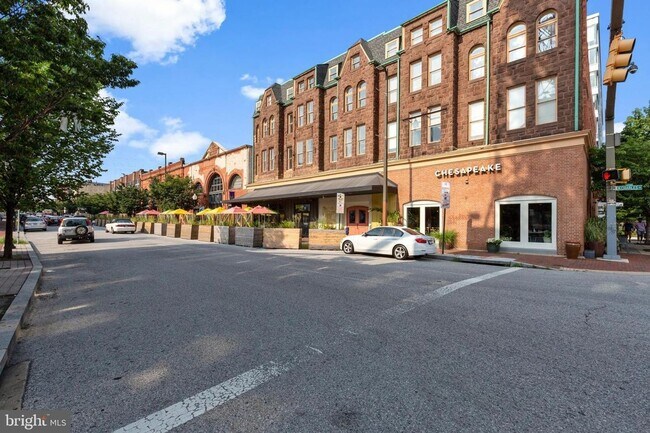 Building Photo - 1708 Latrobe St