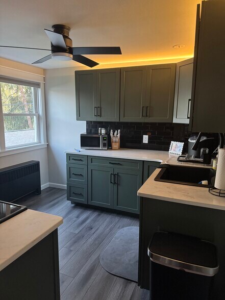 Building Photo - 14 Ferrara Ave