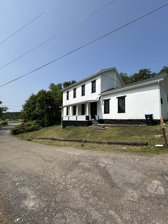 Primary Photo - 1521 Adamsville Rd