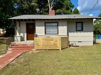 Building Photo - Renovated 2 bedroom 1 bathroom house ready...