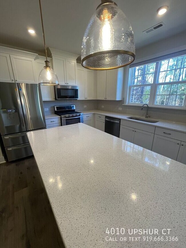 Building Photo - 4010 Upshur Ct