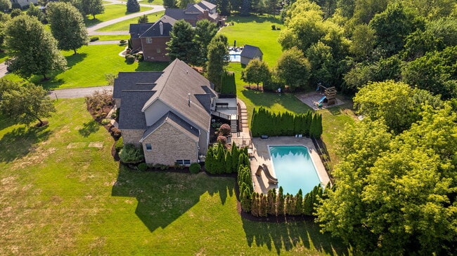 Building Photo - 9069 Emerson Dr