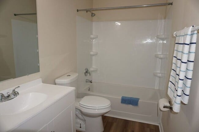 Building Photo - Orange Park - 2/2 flat