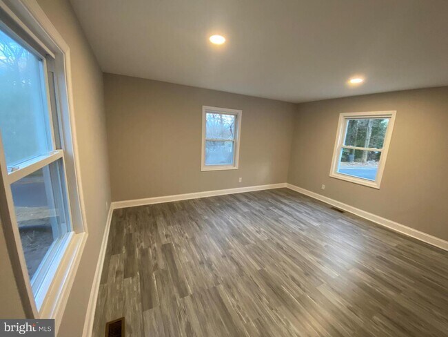 Building Photo - 13416 Clifton Rd