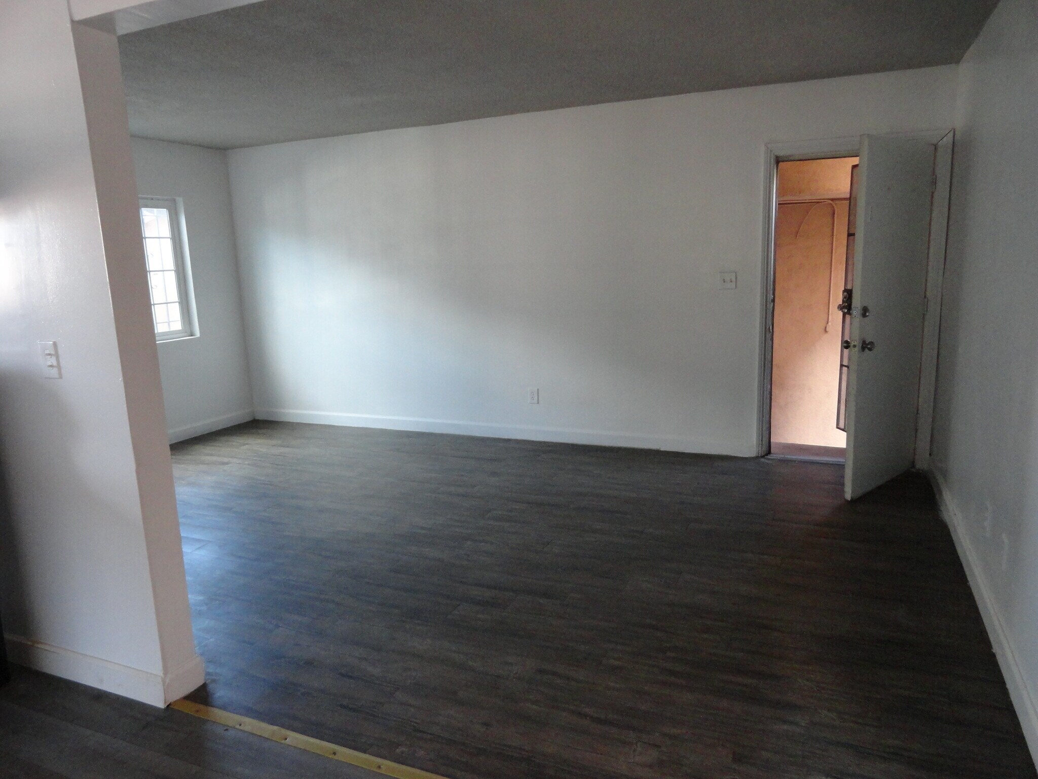 Building Photo - 1515 E 20th St