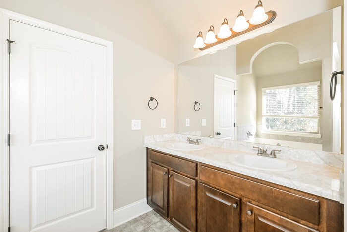 Building Photo - 9200 Bandywood Way SW