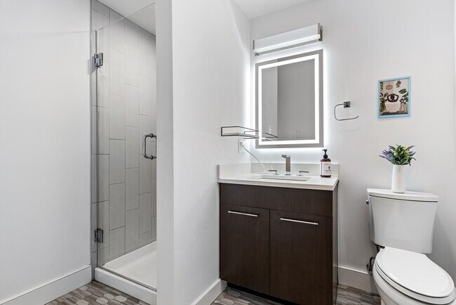 Building Photo - 70 S Bremen St