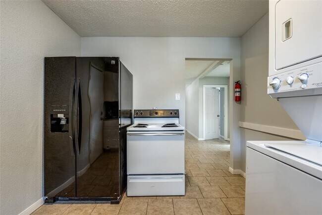 Building Photo - 4812 Cruse Rd