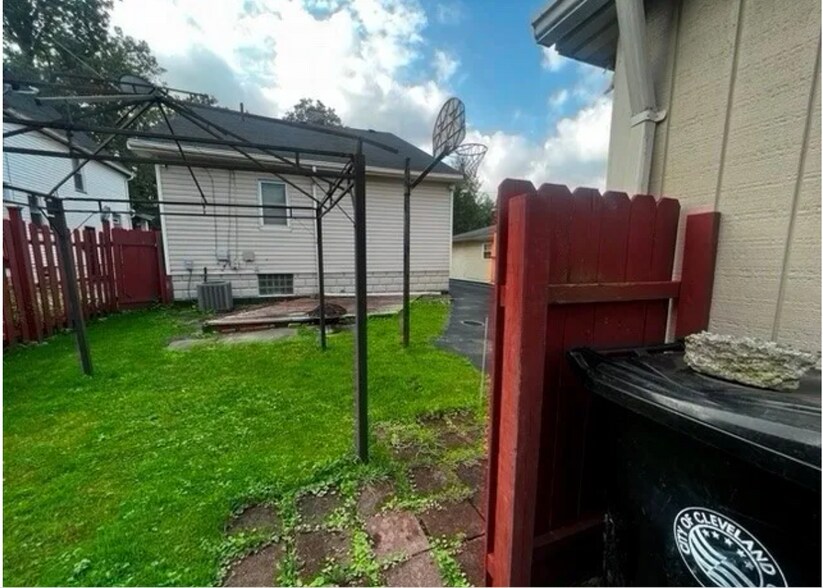 Building Photo - 11621 Havel Ave