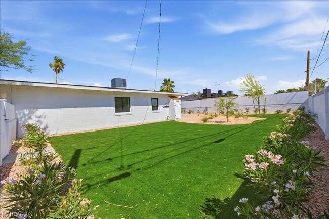Building Photo - 701 Canosa Ave