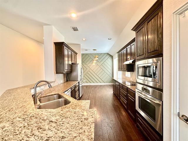 Building Photo - 914 Cougar Dr
