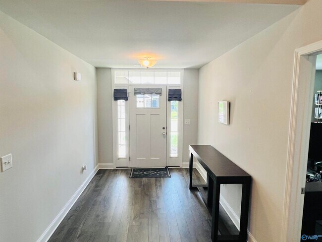 Building Photo - 208 Gwinnett Dr