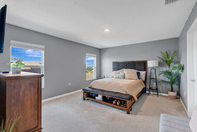 Building Photo - 4894 Knoll Ln
