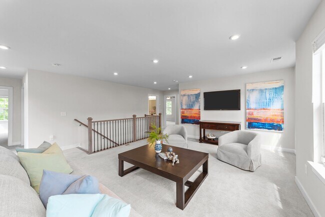Building Photo - 3700 Horton Hill Dr