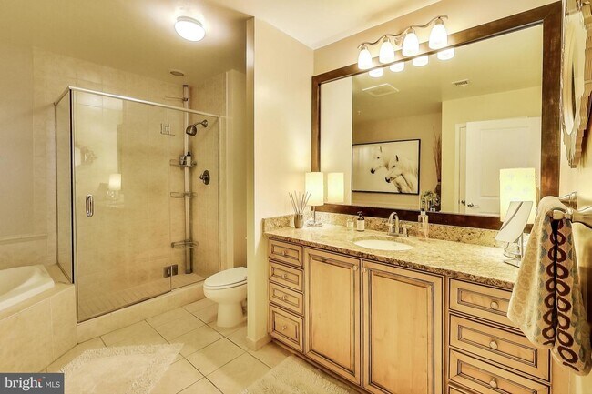 Building Photo - 717 President St