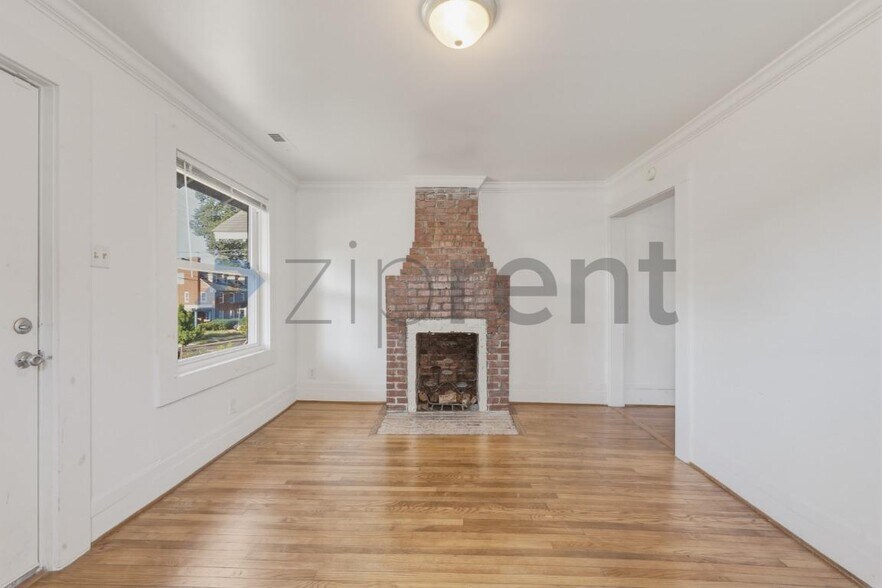 Building Photo - Unit Apt B