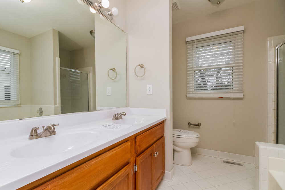 Building Photo - 5333 Roxborough Pass