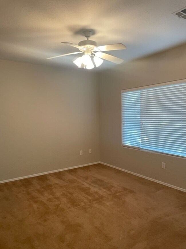 Building Photo - Single story home located in a  55+Communi...