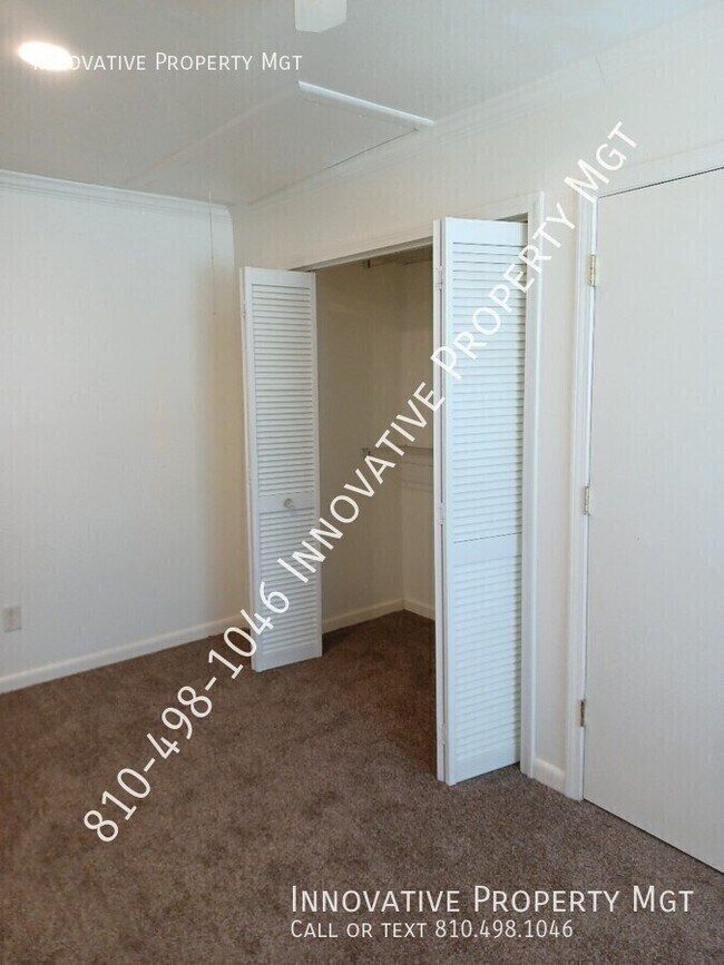 Building Photo - 1121 W Buder Ave