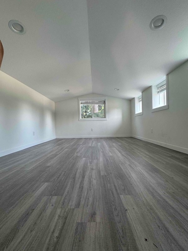 Building Photo - 103 NE 95th Ave