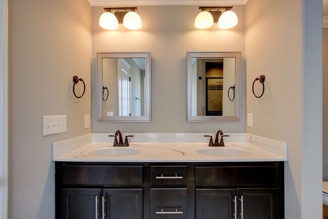 Building Photo - Big and Beautiful Smart Home