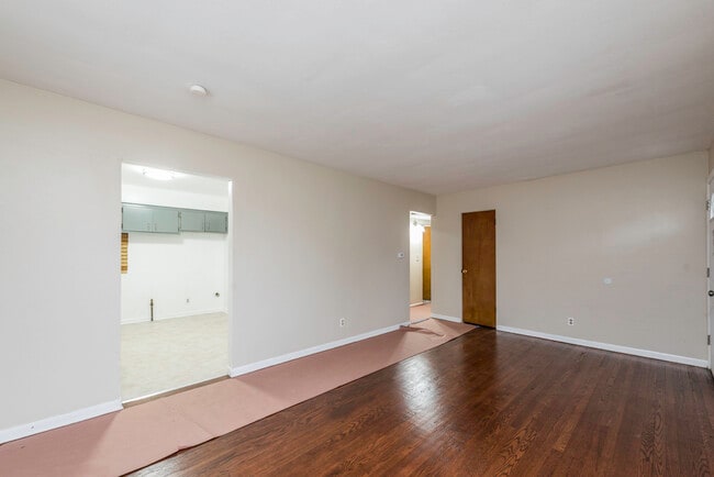 Building Photo - 922 Landon Ave